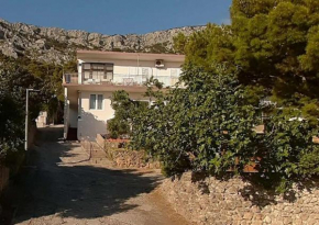 Apartments with a parking space Brela, Makarska - 22678